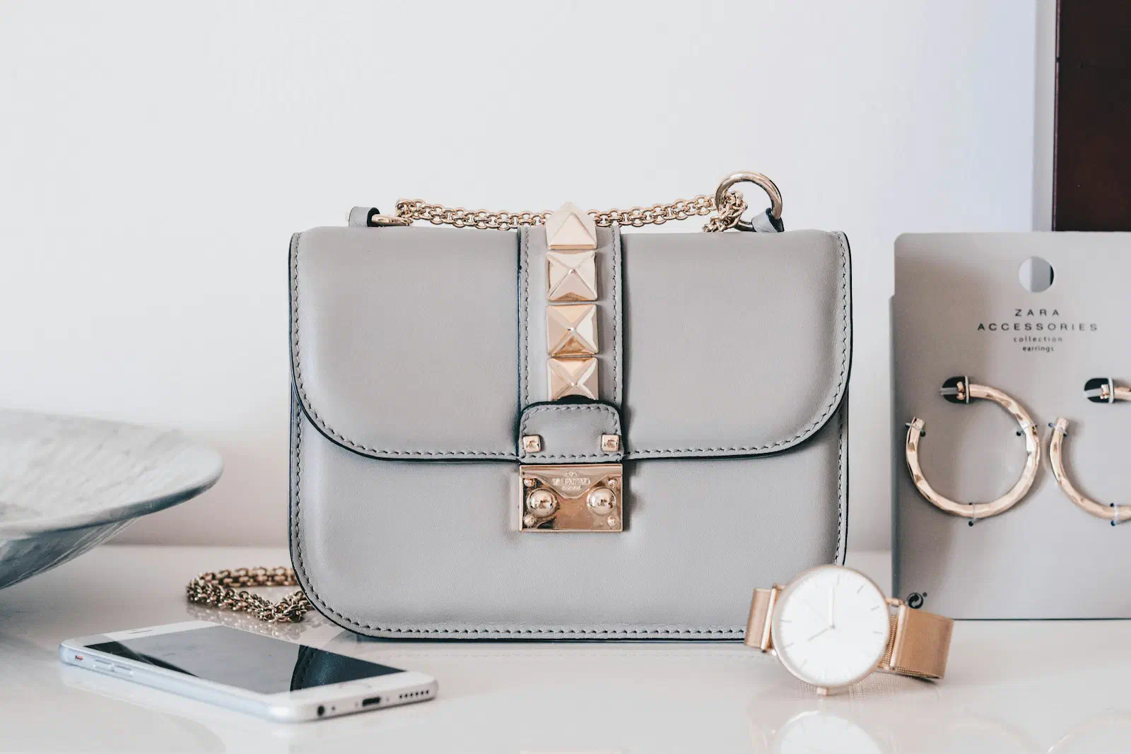 Top cửa hàng second-hand và vintage ở Sài Gòn — săn đồ độc lạ