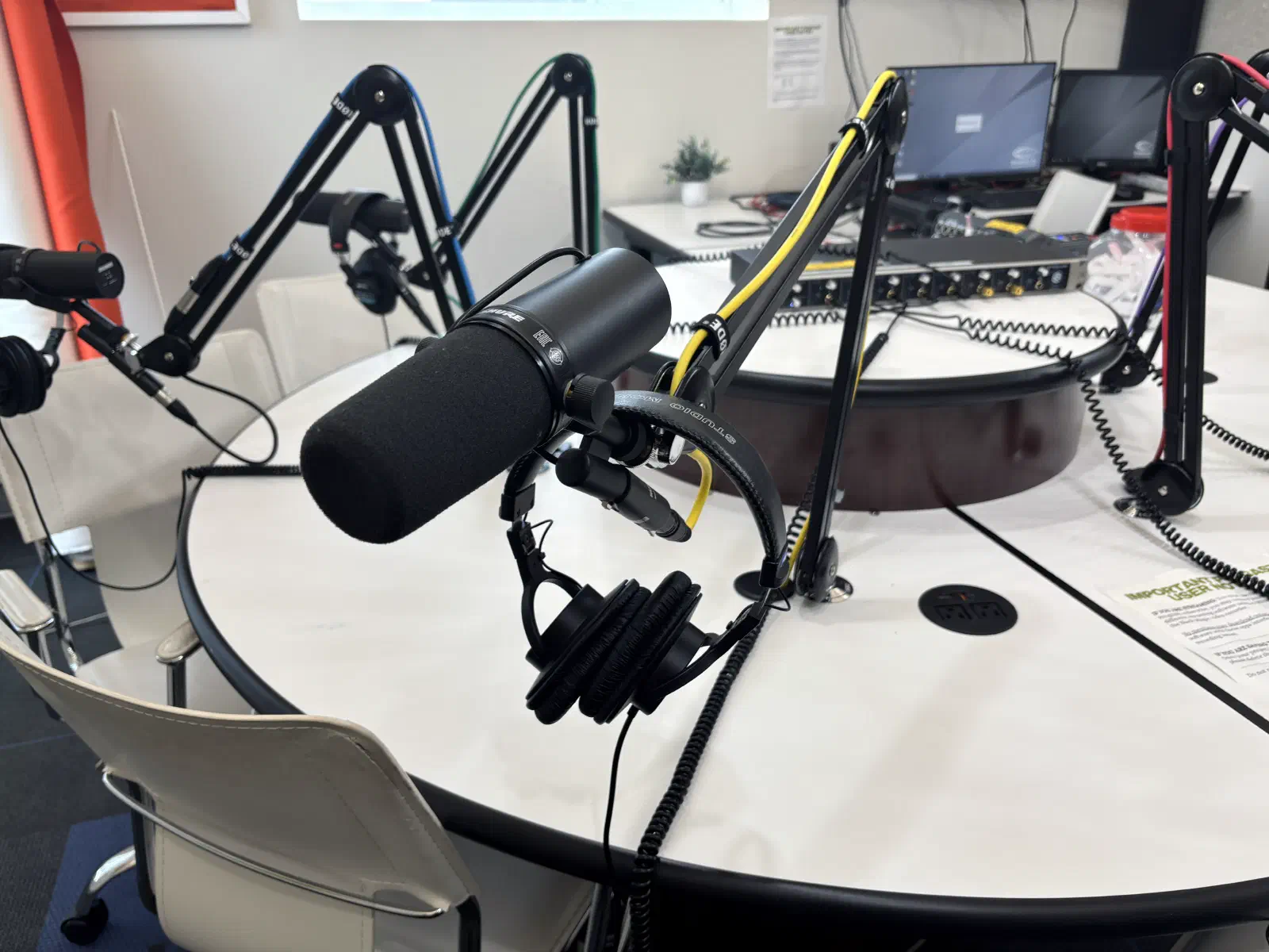 Top 10 Podcast Việt Nam 2026 Đáng Nghe Nhất: Từ Cảm Hứng Đến Kiến Thức