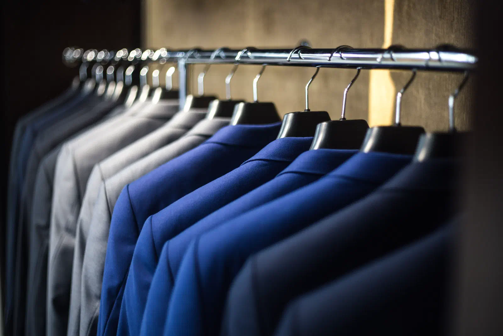 Top 10 Shop Streetwear Sài Gòn 2026: Phong Cách Đường Phố