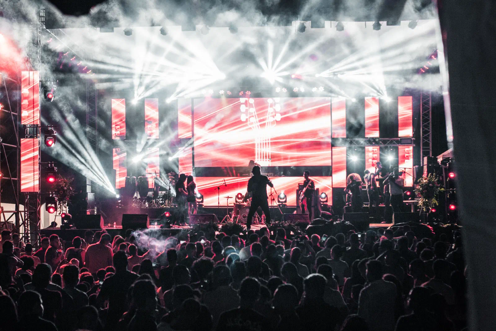 Xu Hướng V-Pop 2026: Concert, Album Cá Nhân Và Thị Trường